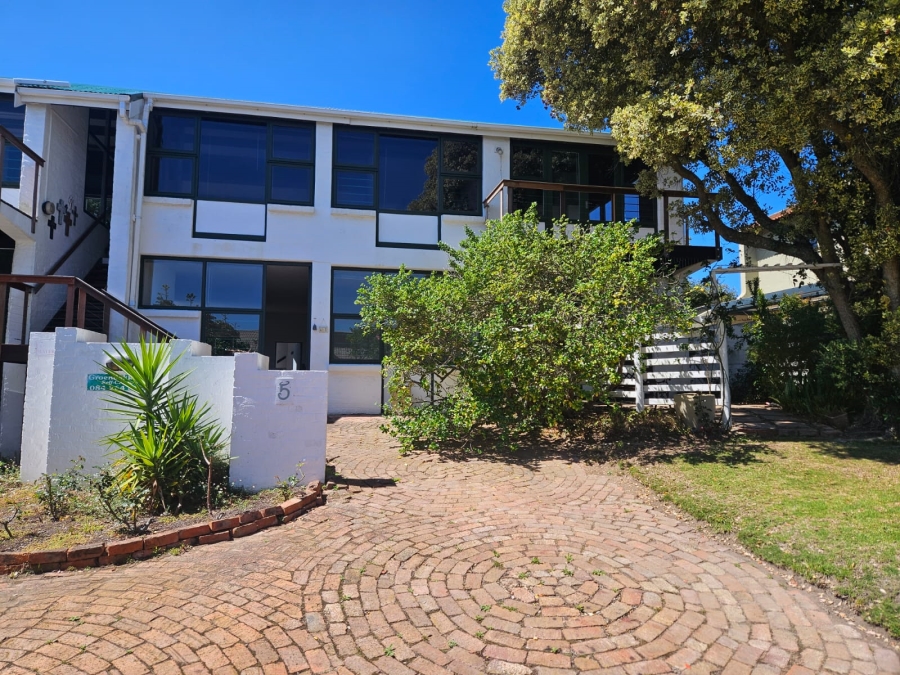 5 Bedroom Property for Sale in Herolds Bay Western Cape